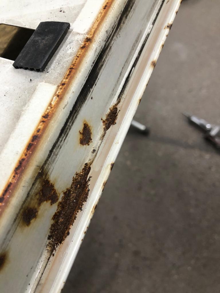 24 02 2021 1991 VW transporter door prep 12 1