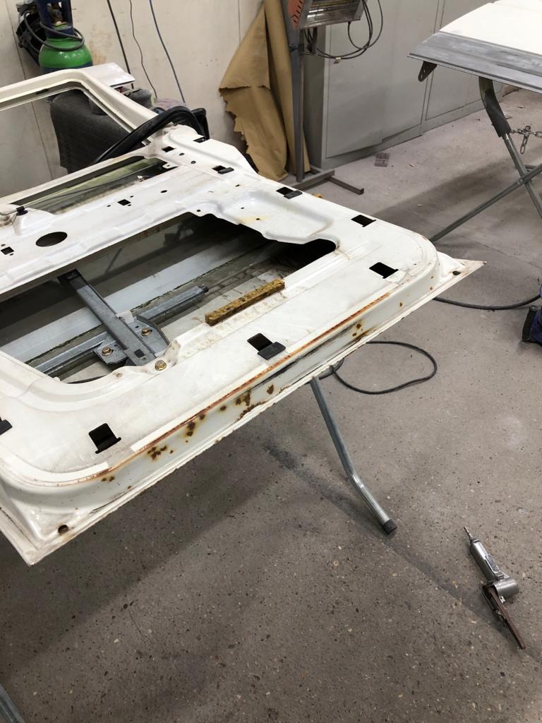24 02 2021 1991 VW transporter door prep 14 1