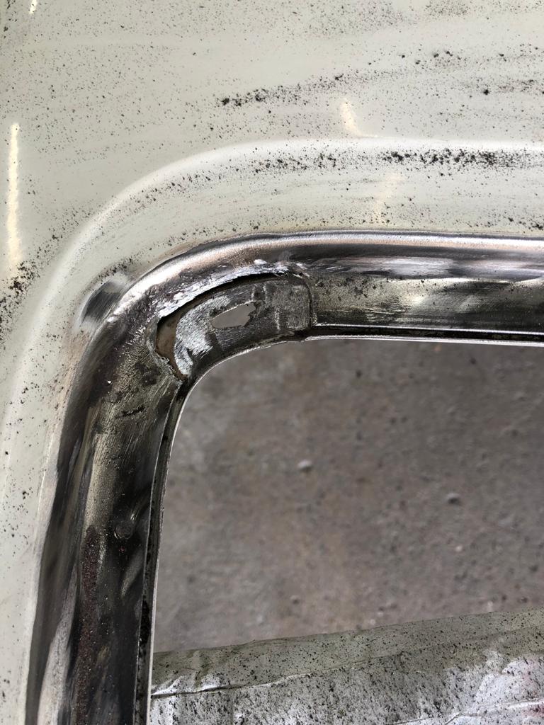 24 02 2021 1991 VW transporter door prep 17 1