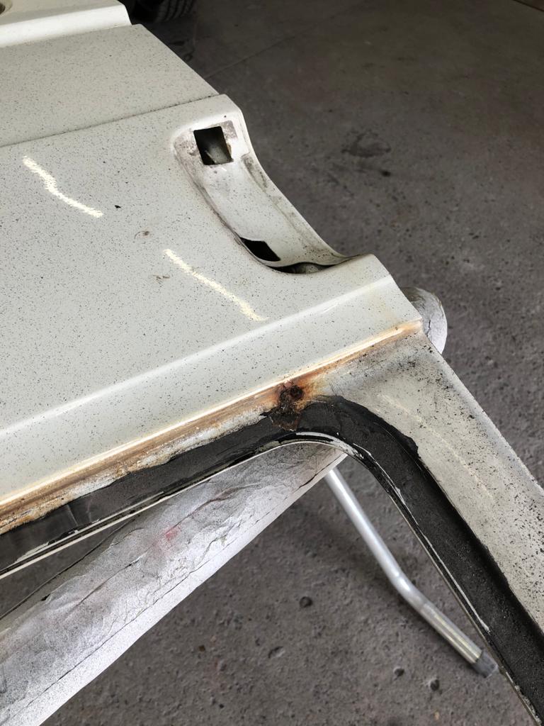 24 02 2021 1991 VW transporter door prep 9 1