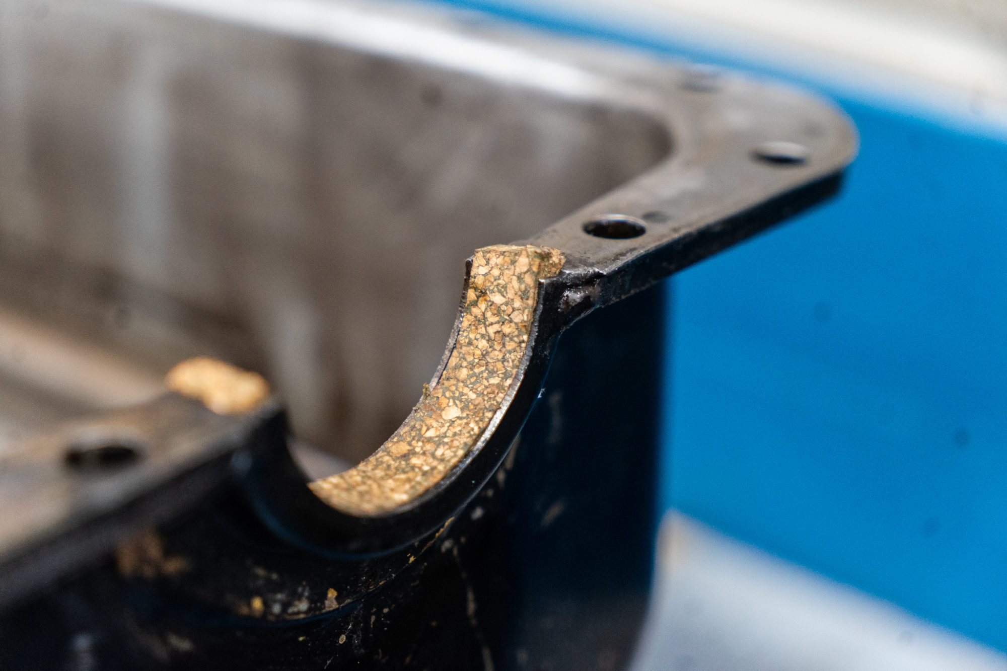 Jag MKVII oil leak fix 01 1