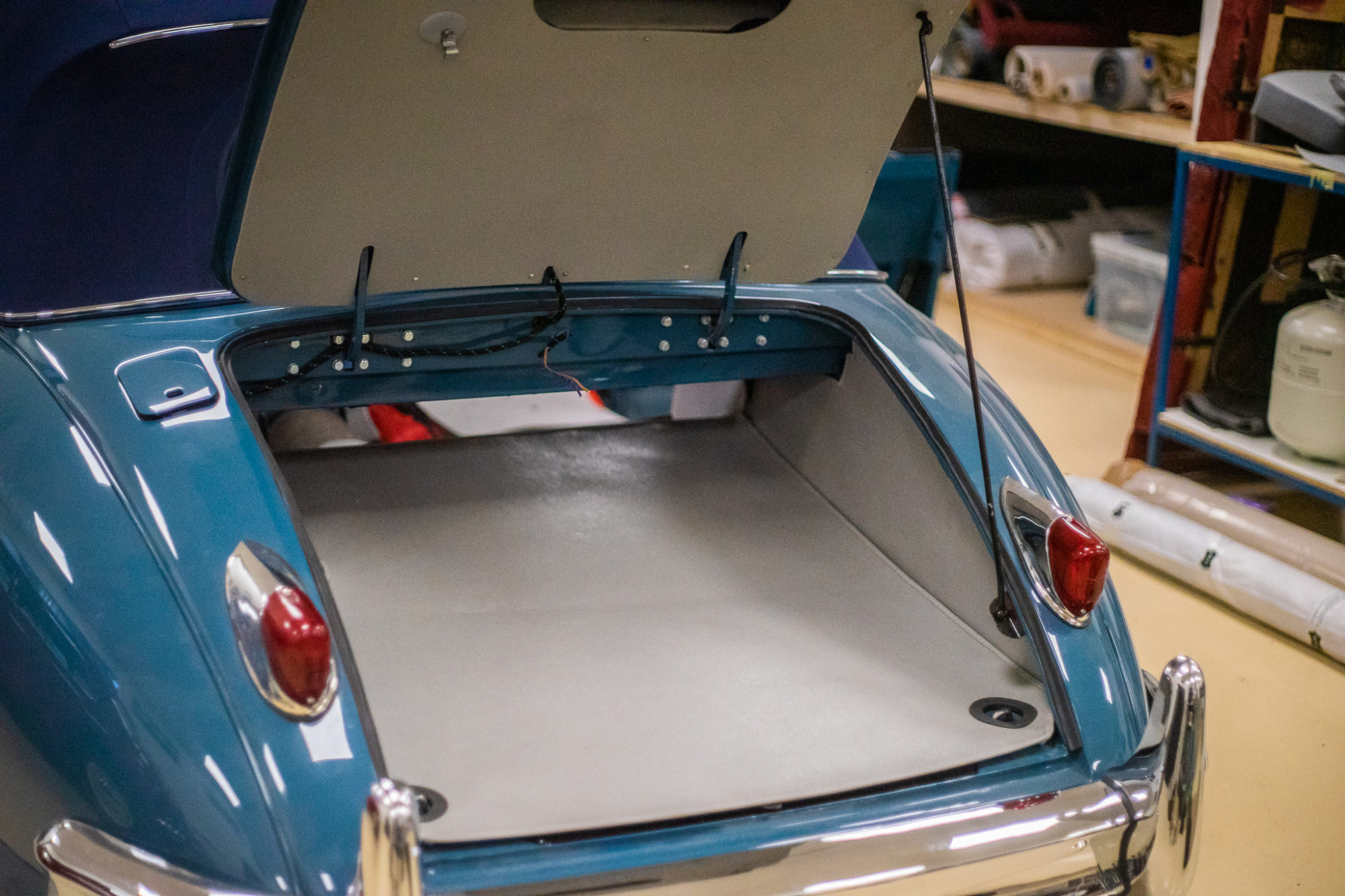 Jag XK150 BOOT 1 1
