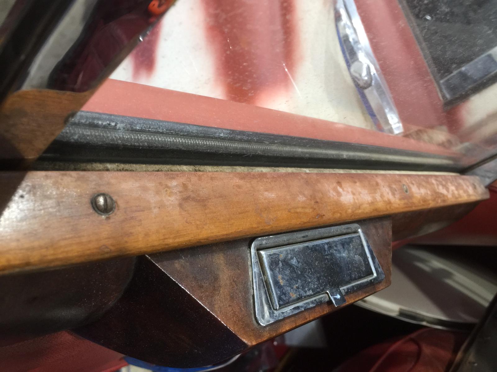 Jaguar MKVII window chome position ady 8 1