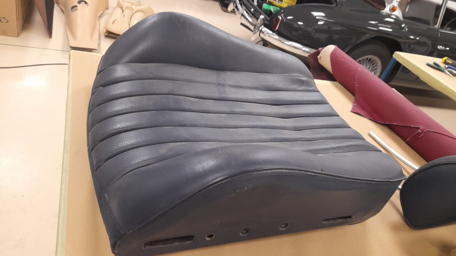 Mercedes Squab seat lydia 4 1 1