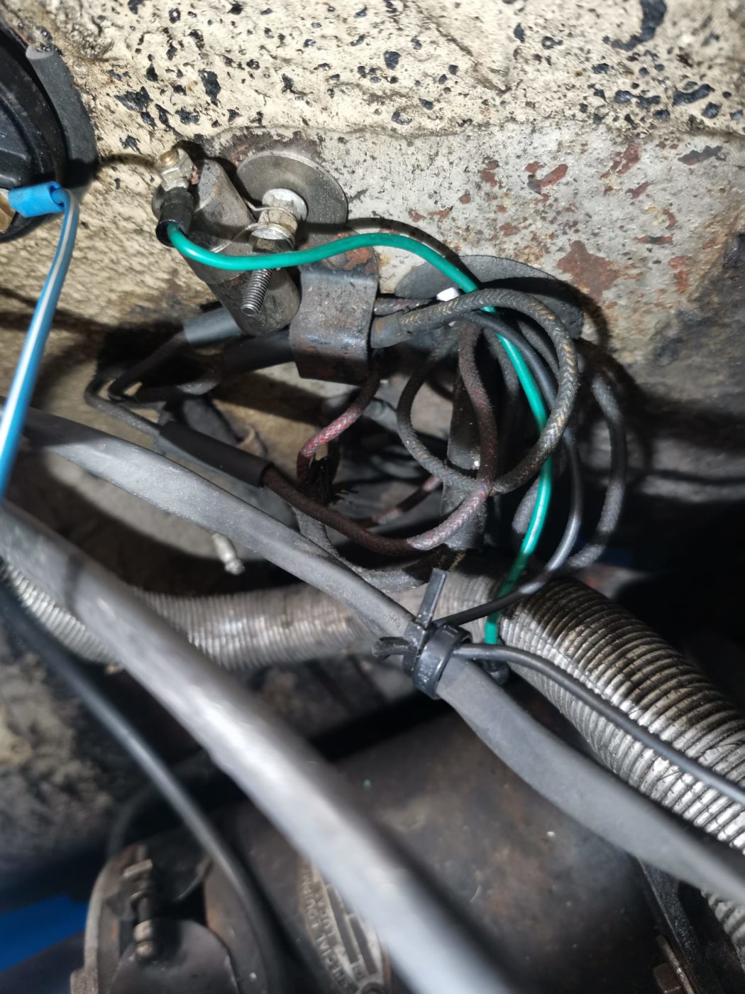 Tom rewiring silver jensen 1 1