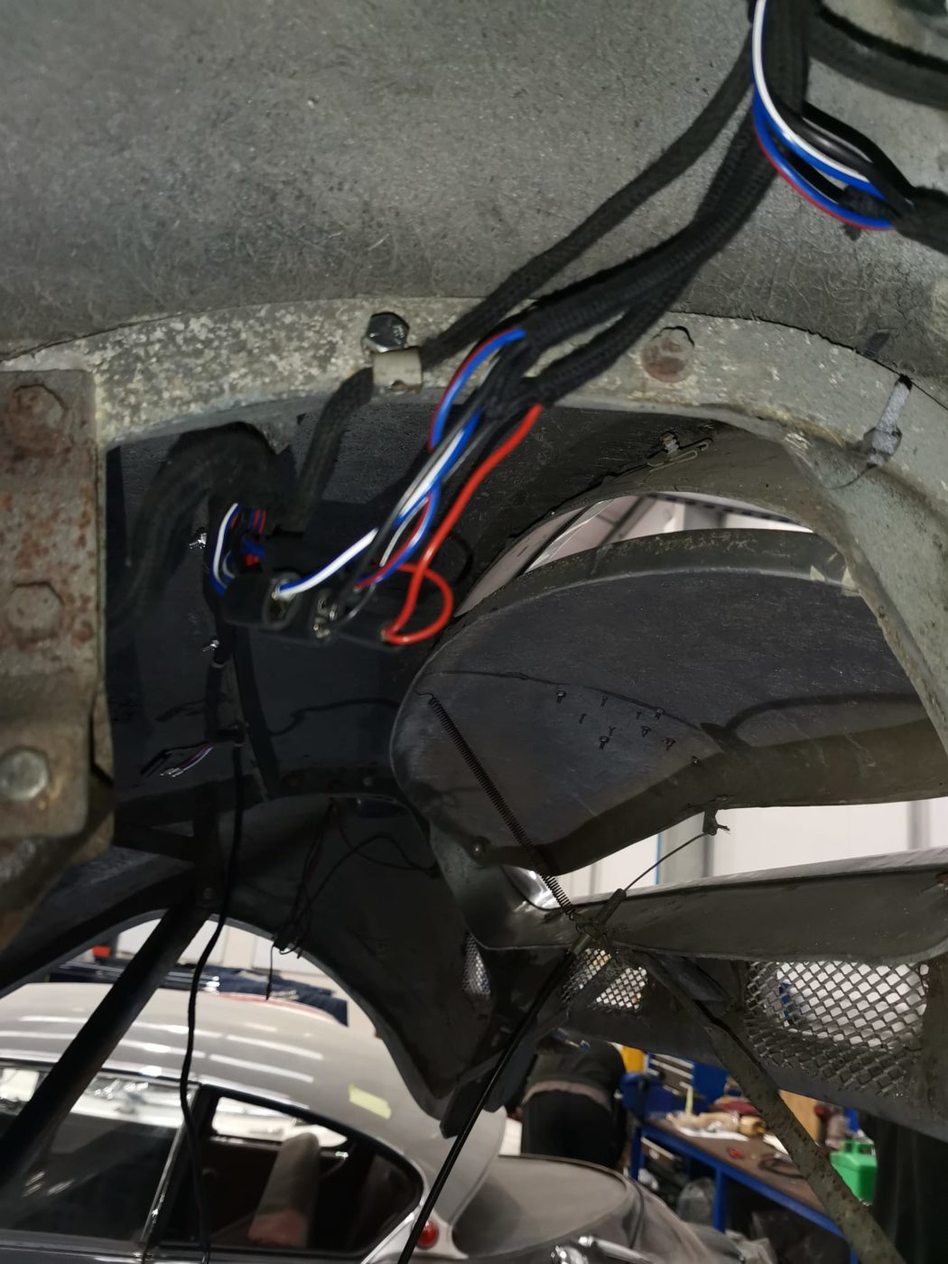 Tom rewiring silver jensen 10 1