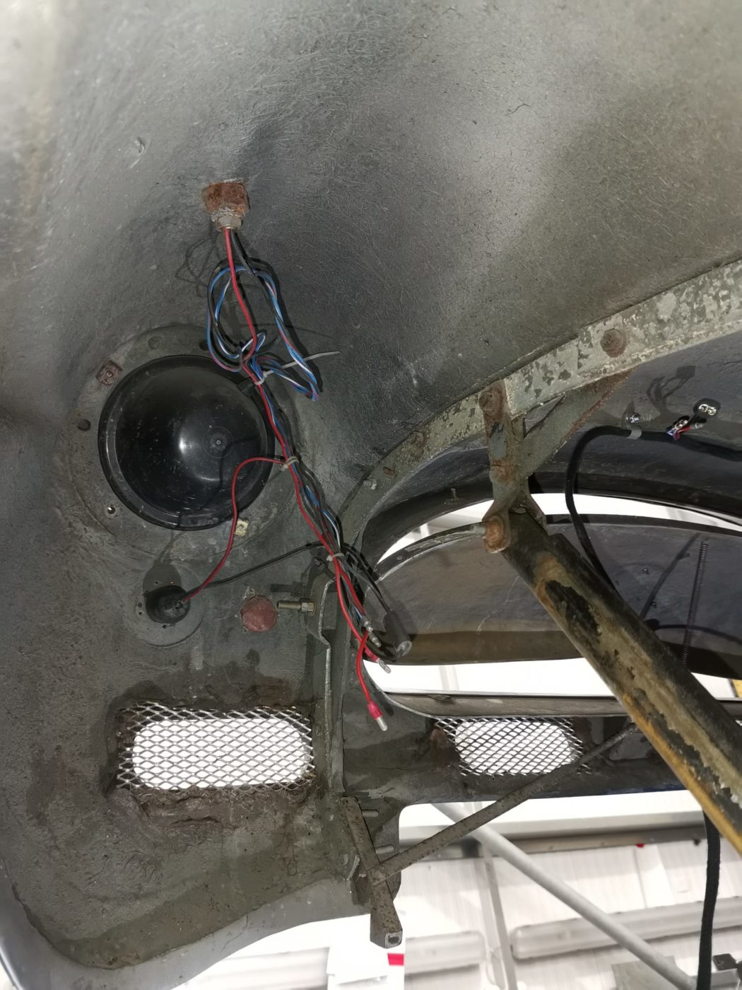 Tom rewiring silver jensen 16 1