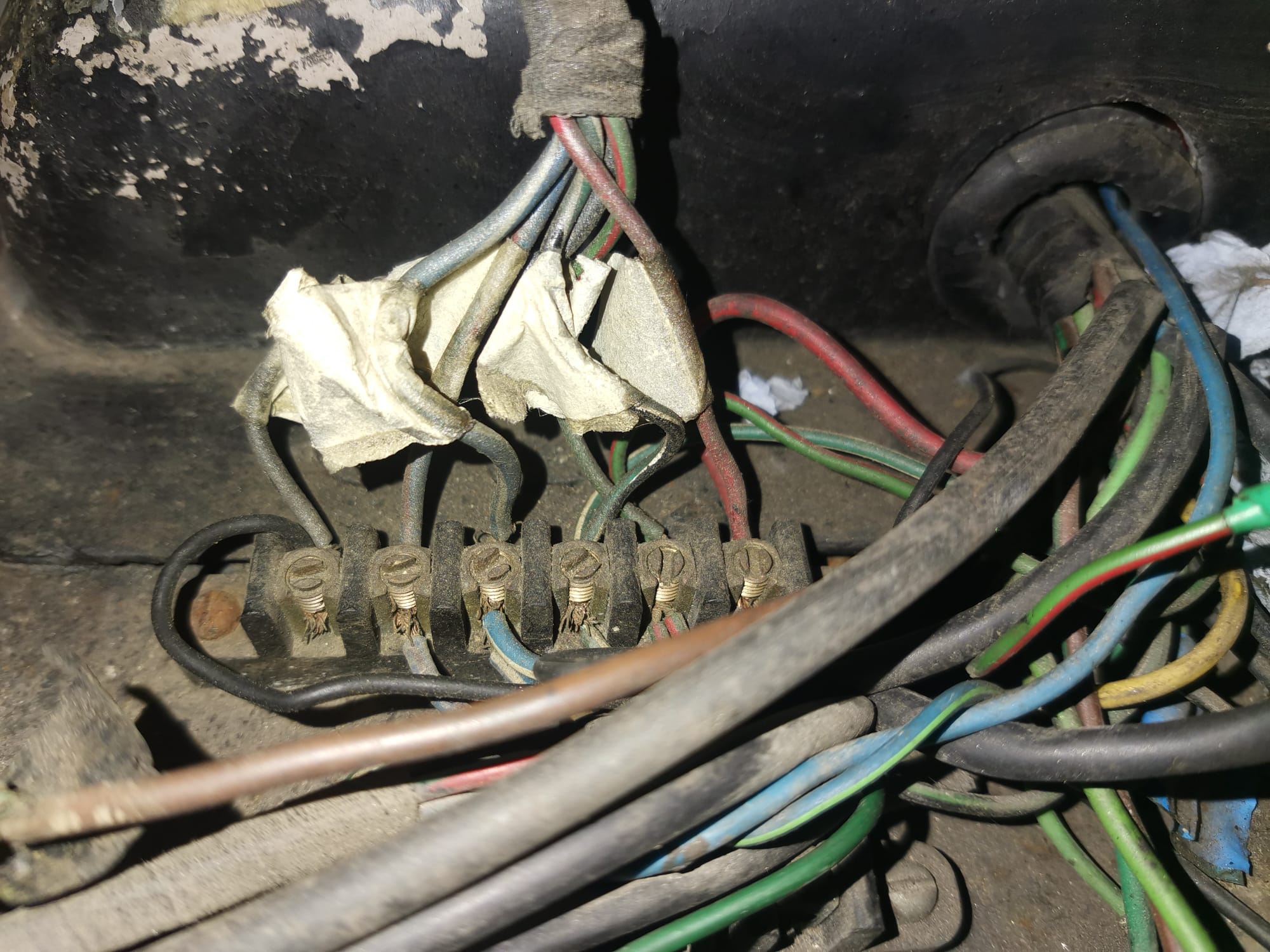 Tom rewiring silver jensen 2 1