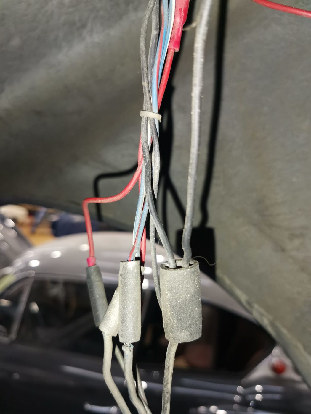 Tom rewiring silver jensen 3 1