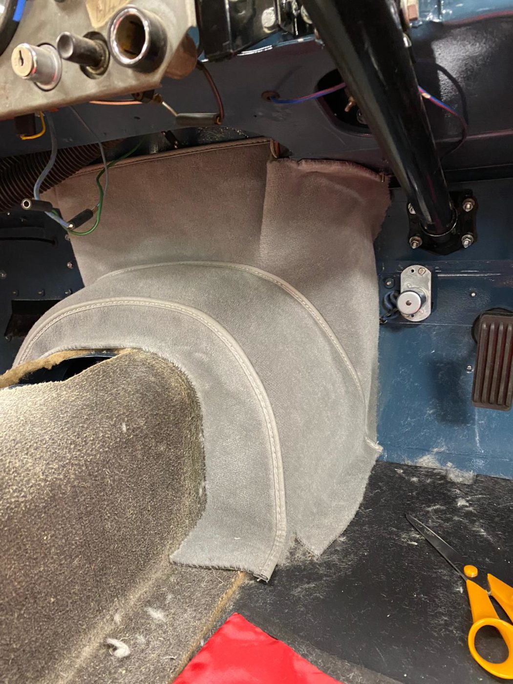 jaguar XK150 carpet process 22 1