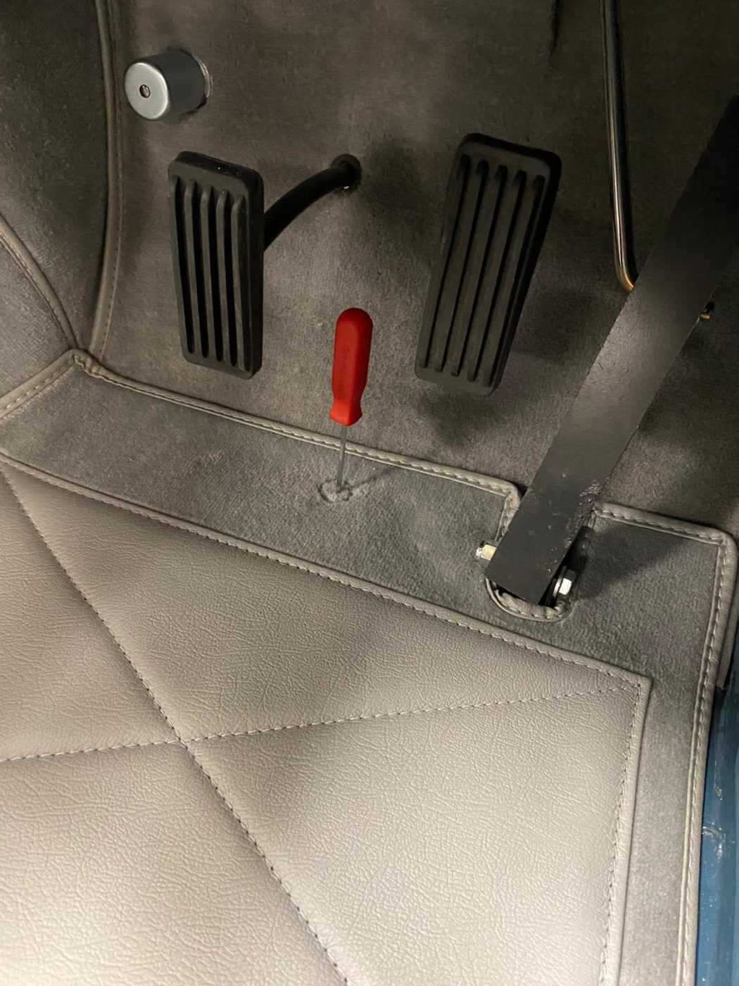 jaguar XK150 carpet process 70 1