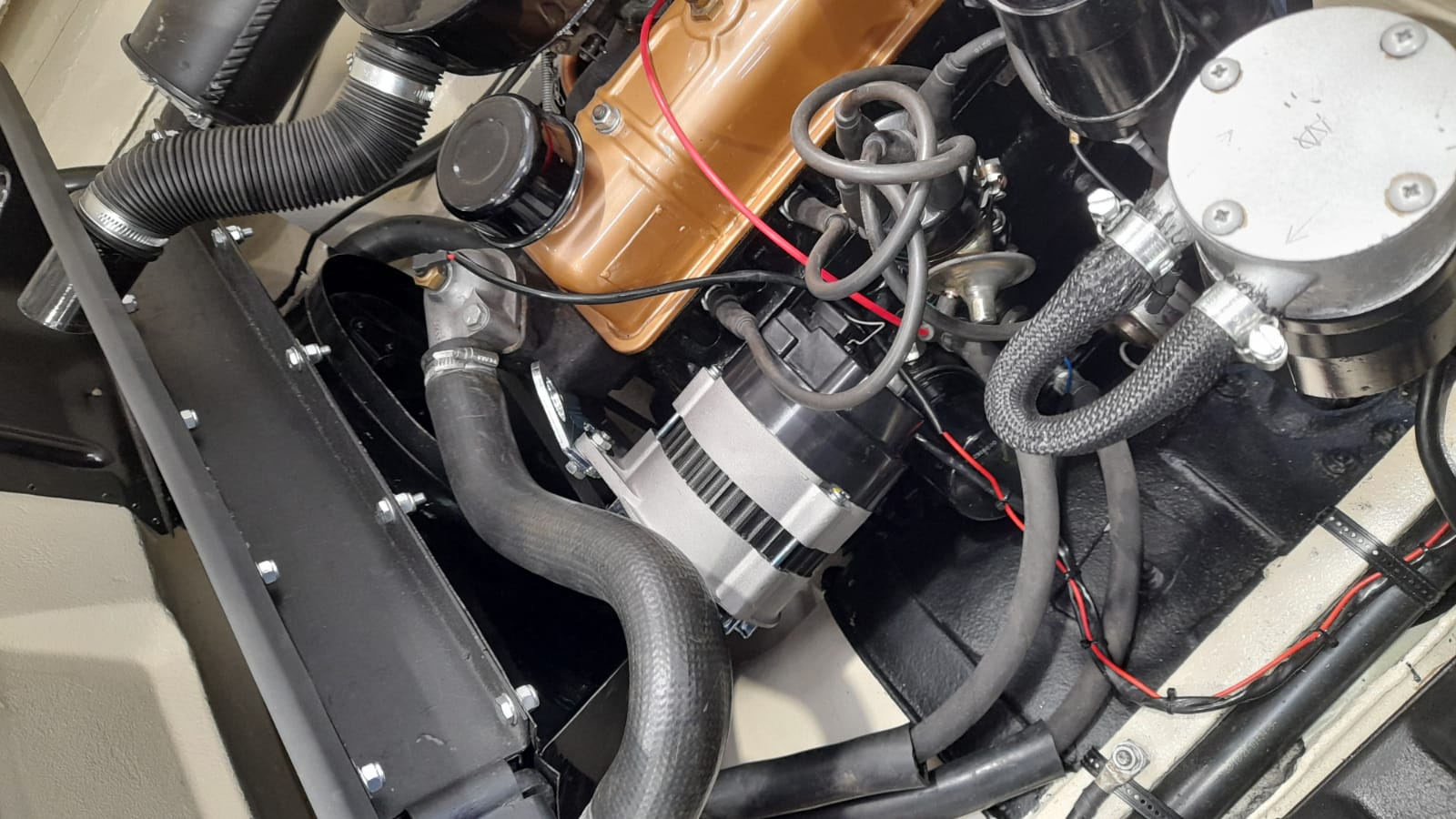 01042021 Amphicar swapping dynamo for alternator 4 1