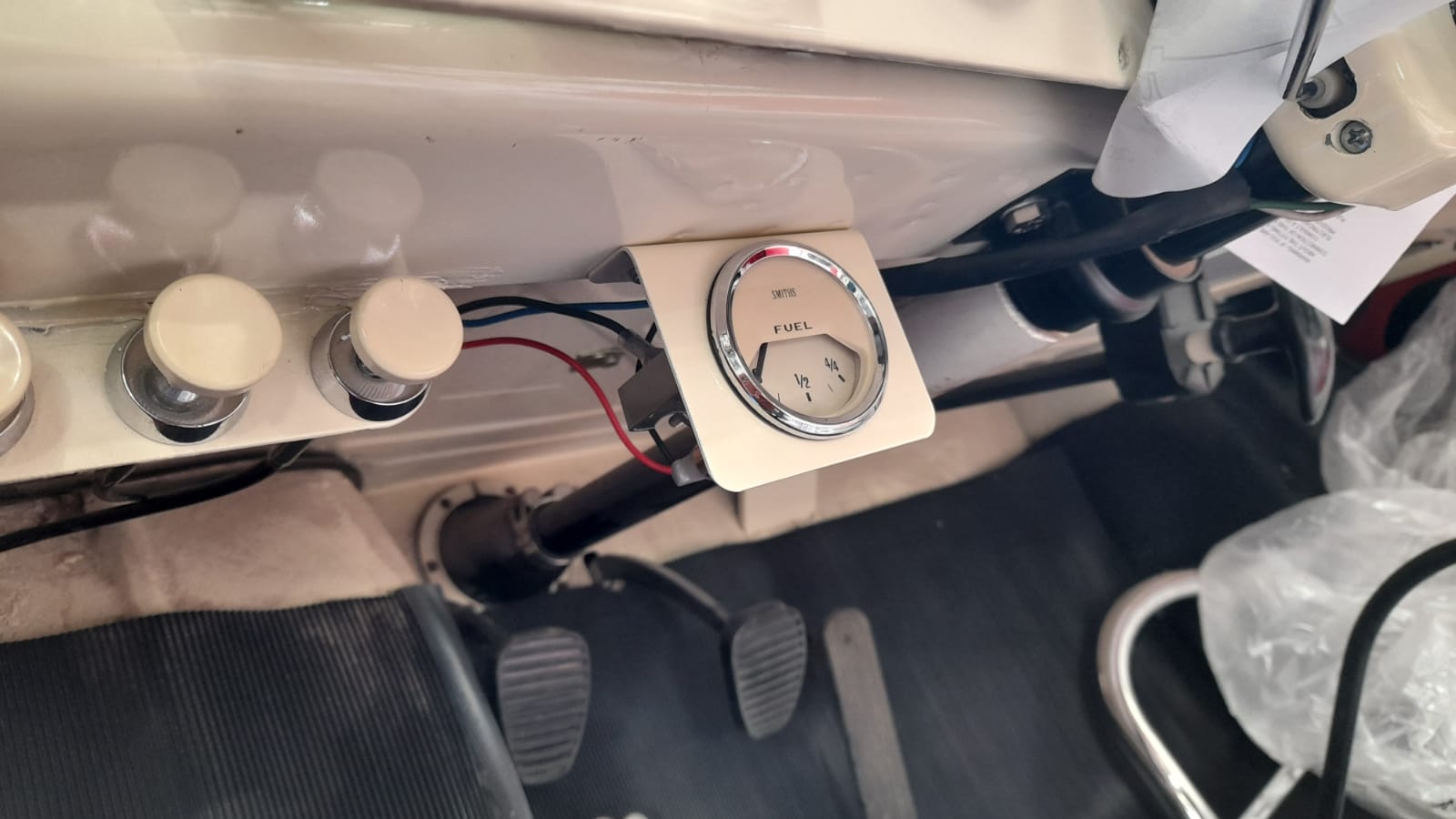 01042021 Amphicar swapping dynamo for alternator 6 1