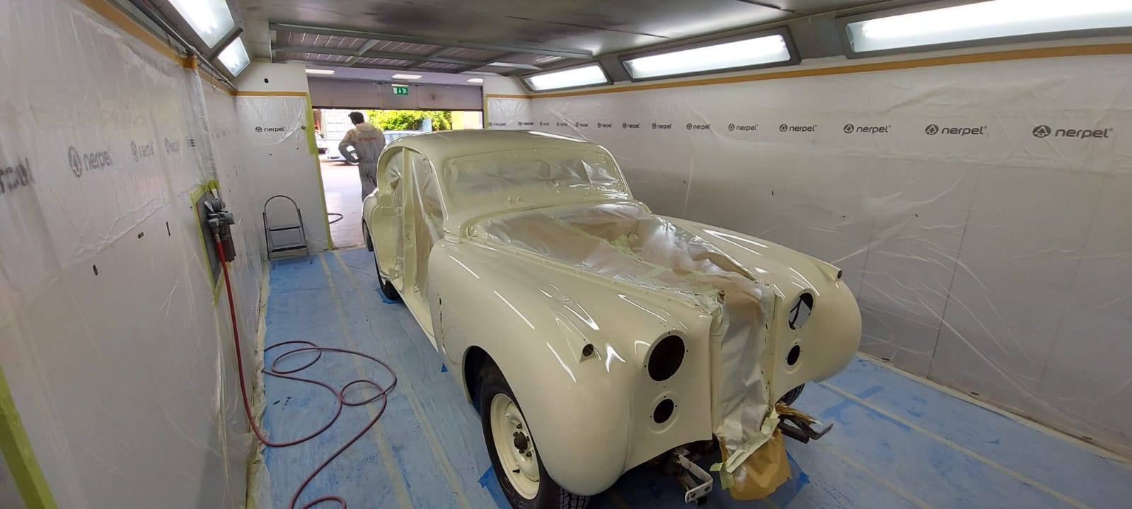 01042021 Jaguar MKVII painted 5 1
