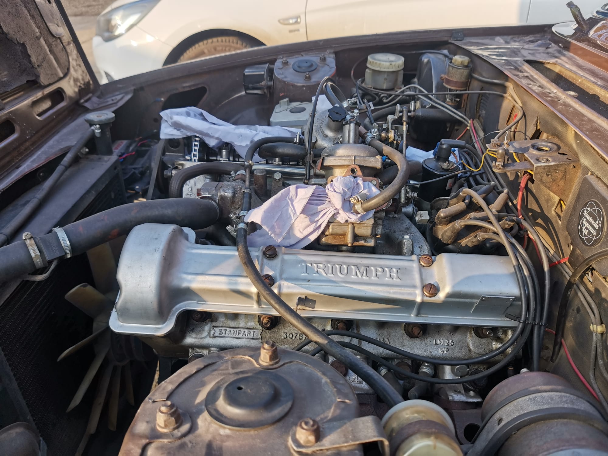 03 03 2021 Triumph Stag Rocker Cover changed by Tom 6 2
