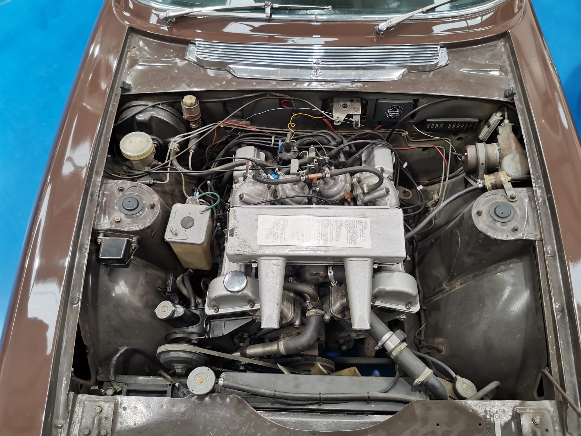 03 03 2021 Triumph Stag Rocker Cover changed by Tom 9 1