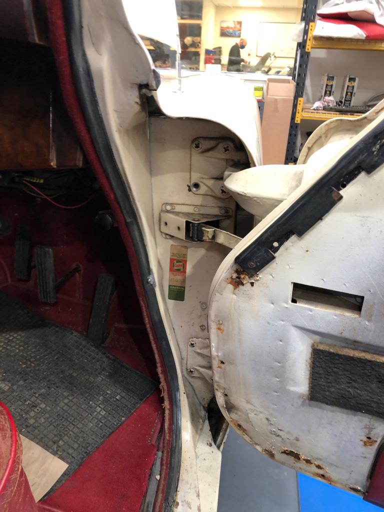 04032021 Jaguar MKVII rust correction on doors and door arches 10 1