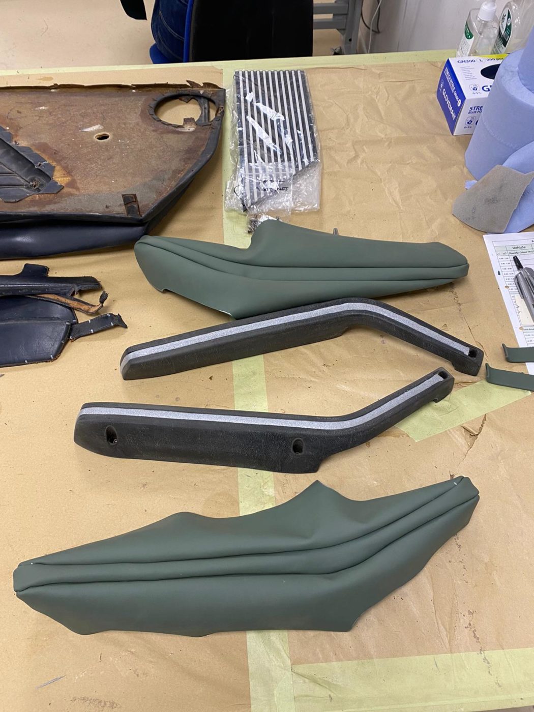 09032021 Ferarri Daytona Arm rests brian 12 1