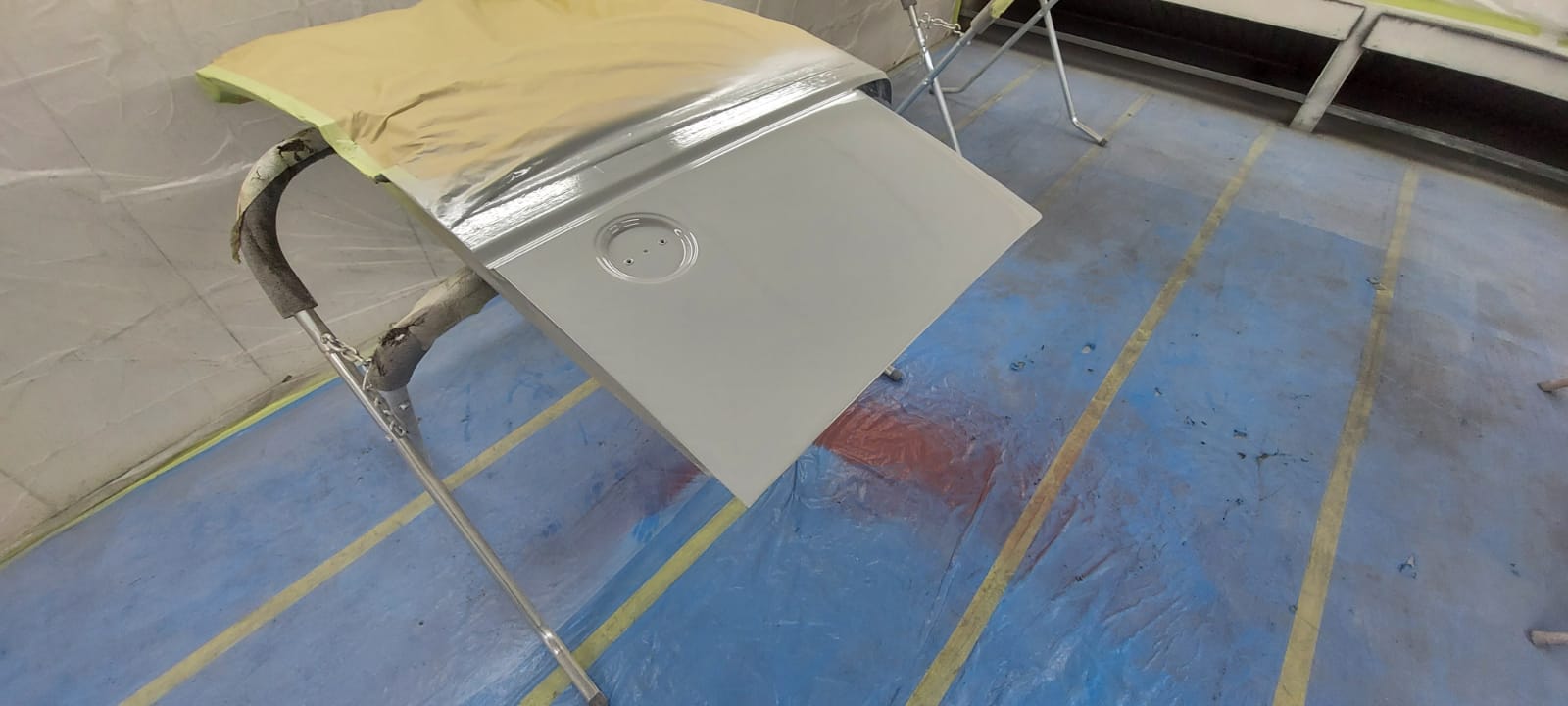 10 03 2021 vw t4 campervan doors masked and painted 6 1