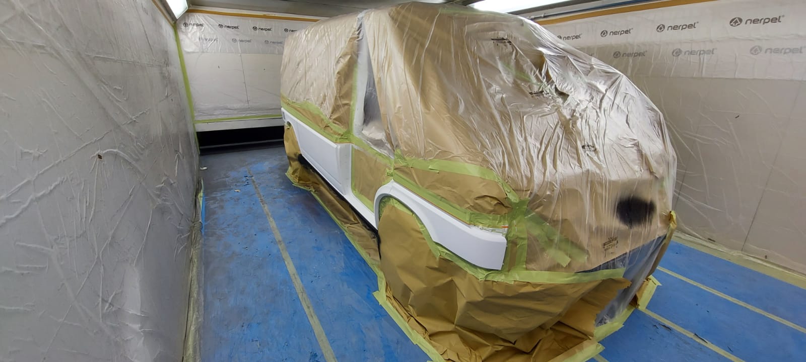 10 03 2021 vw t4 campervan doors masked and painted 8 1