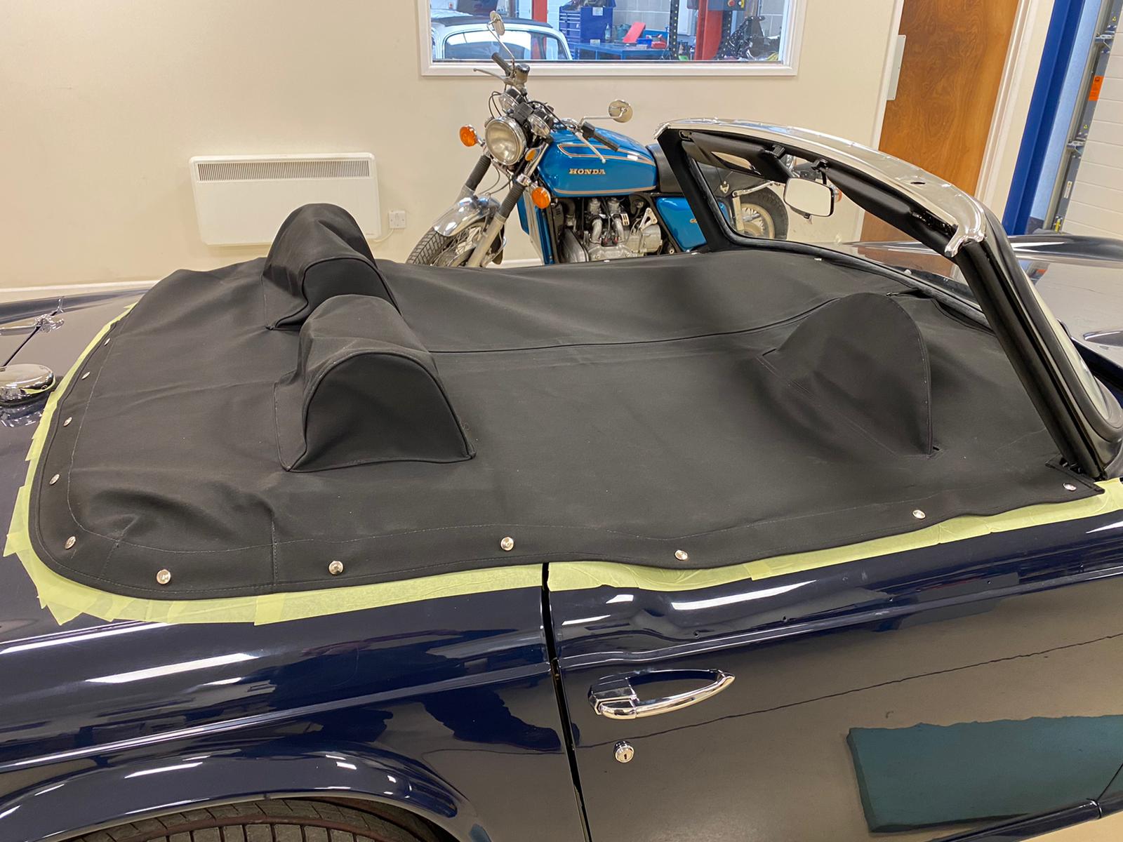 12 03 2021 Triumph TR5 hood kath 26 1