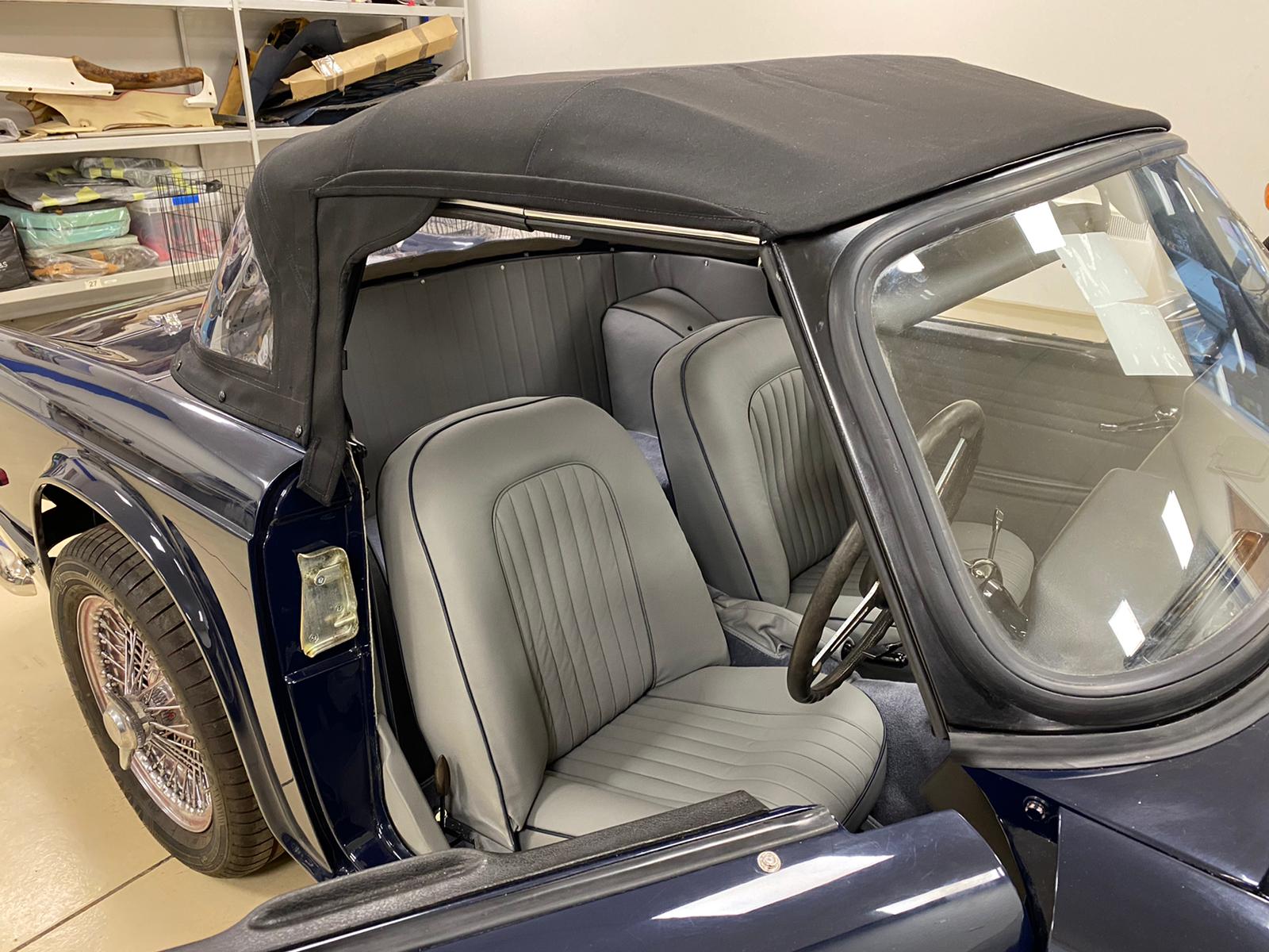 12 03 2021 Triumph TR5 hood kath 31 1