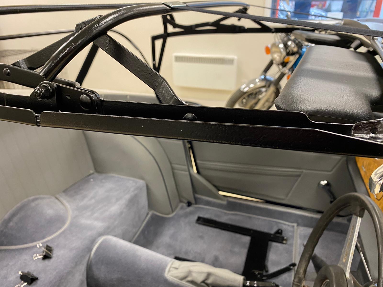 12 03 2021 Triumph TR5 hood kath 40 1