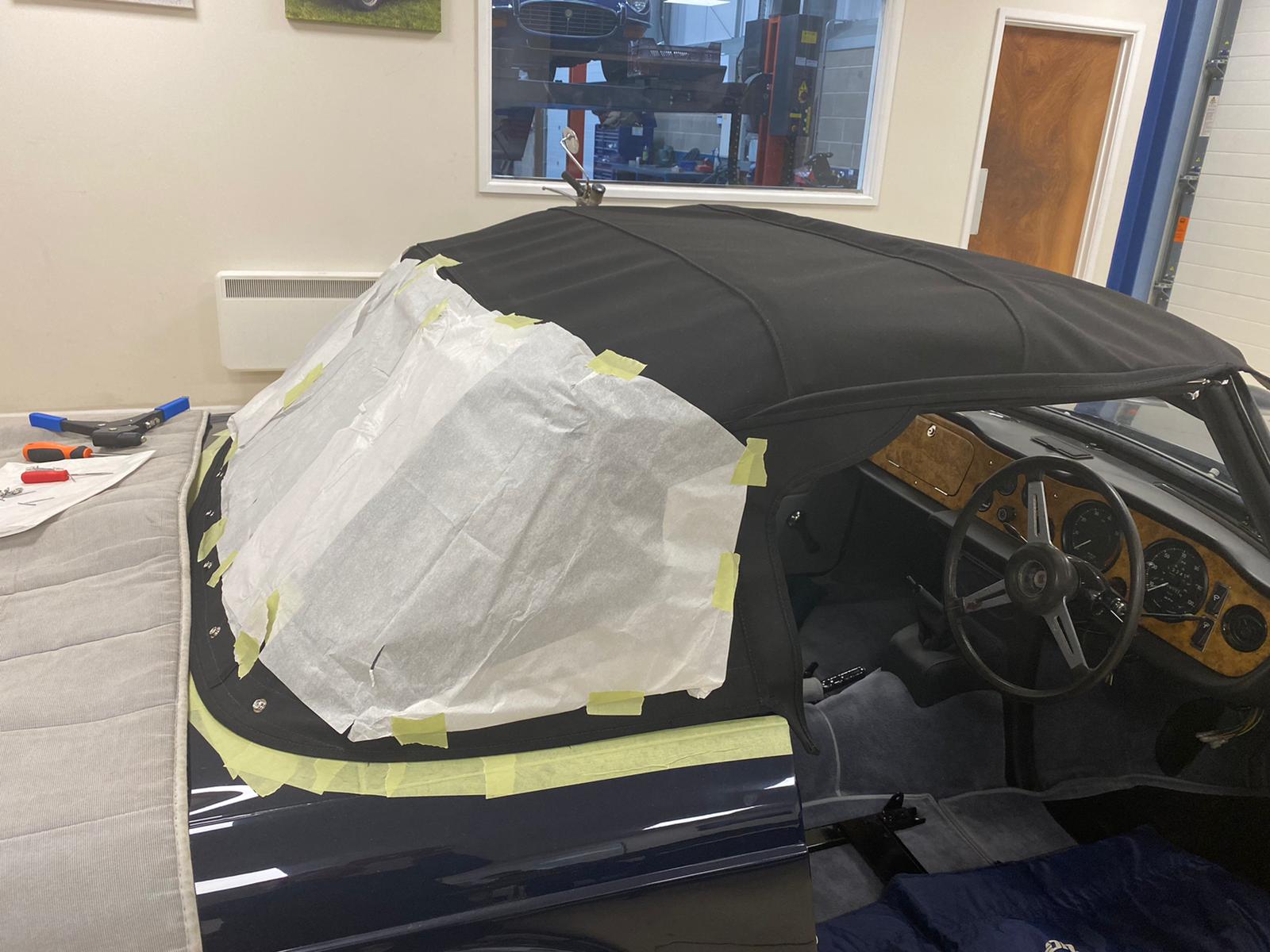 12 03 2021 Triumph TR5 hood kath 53 1