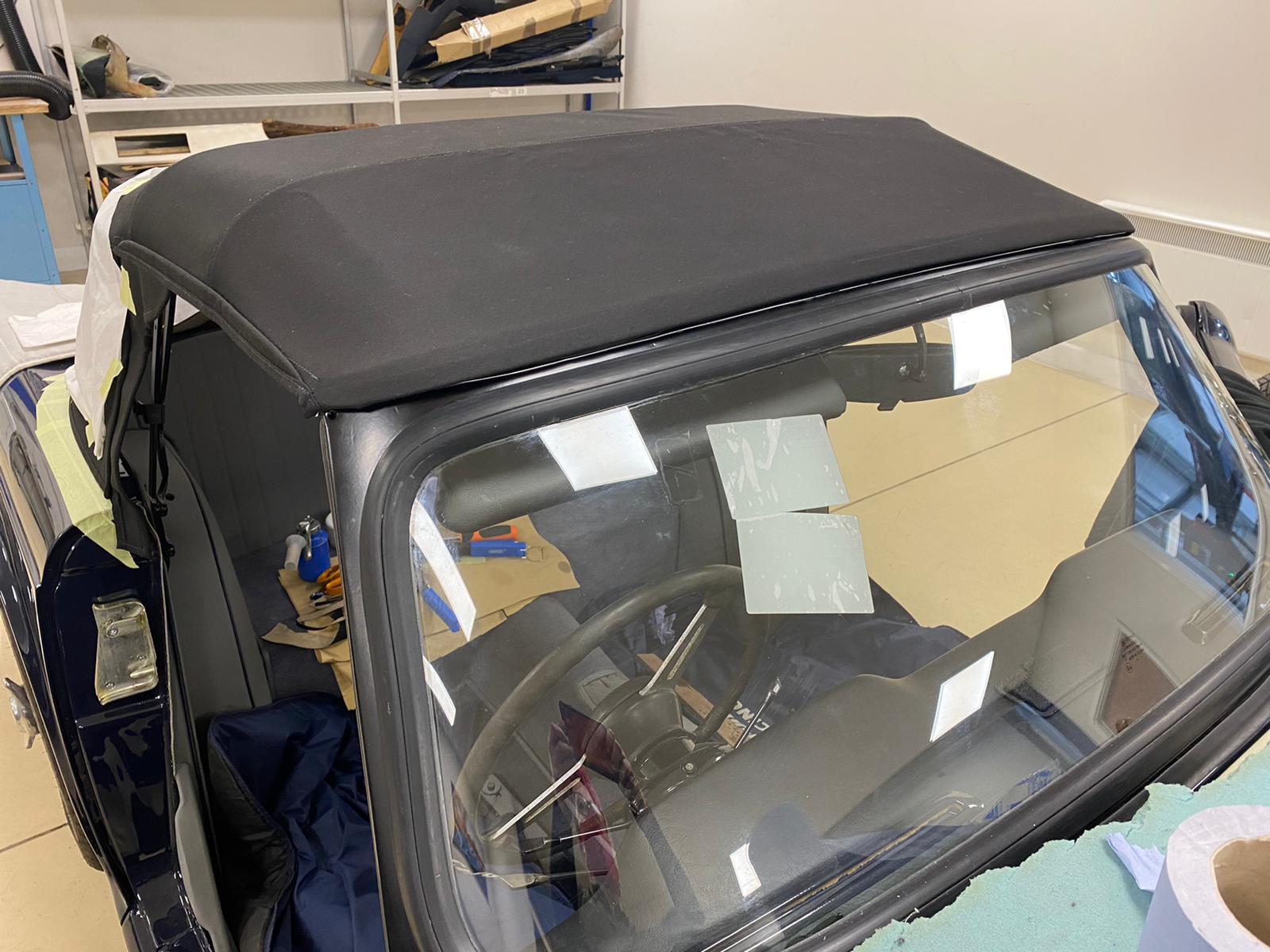 12 03 2021 Triumph TR5 hood kath 72 1