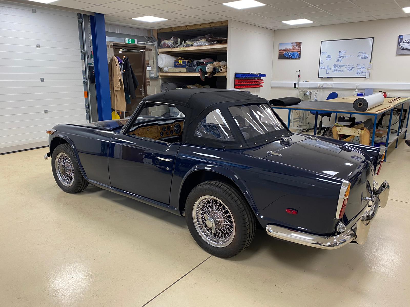 12 03 2021 Triumph TR5 hood kath 81 1