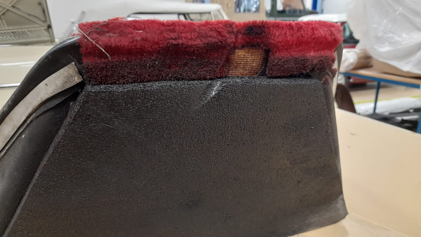 17 03 2021 Ferarri Daytona rear centre trim 3 1
