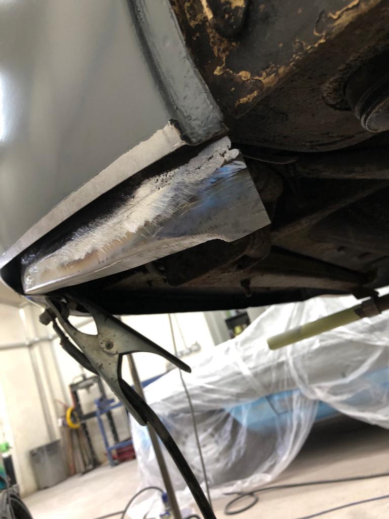 17 03 2021 Jaguar MKVII right hand rear quarter panel 8 1