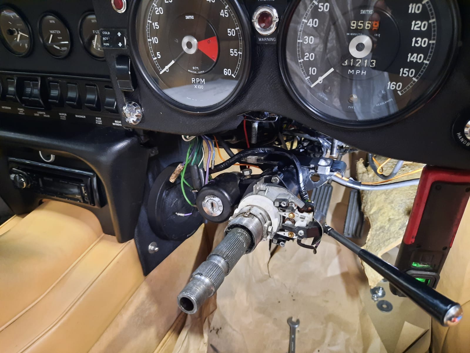 18.03.2021 Green jag etype 1970 series 2 dash steering colomn 1 1