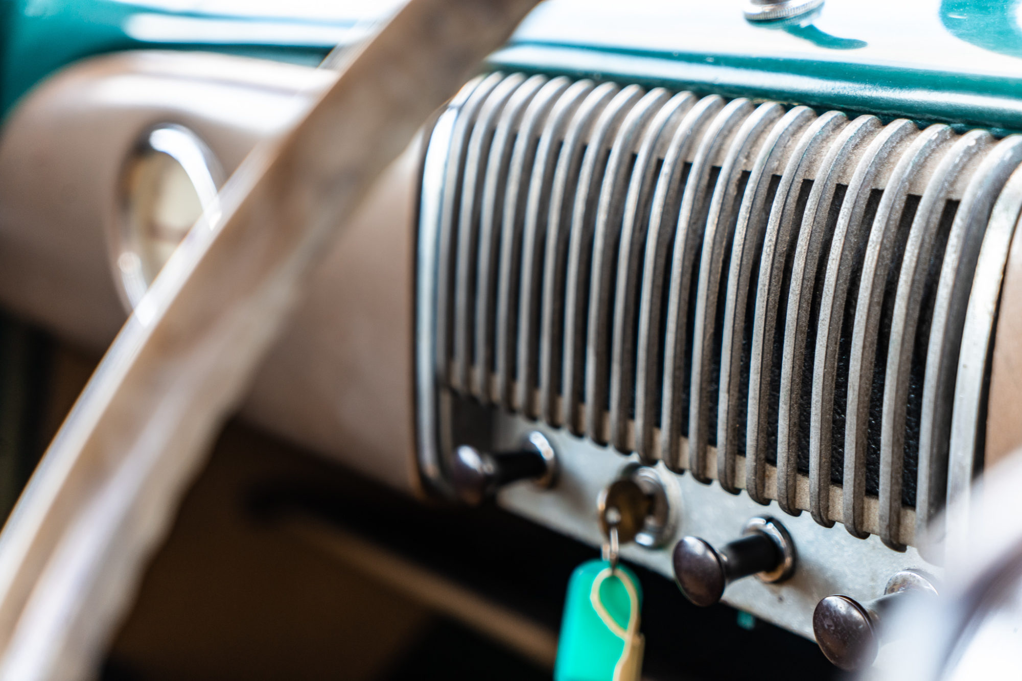 1949 Morris Minor Lowlight extras 30 1