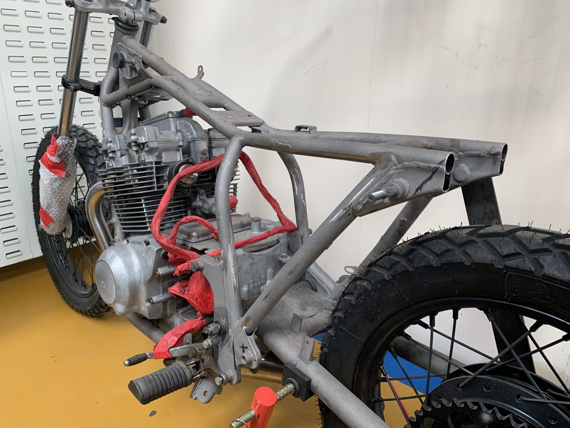 200321 Suzuki GSX400 Frame Cut 3 3 1