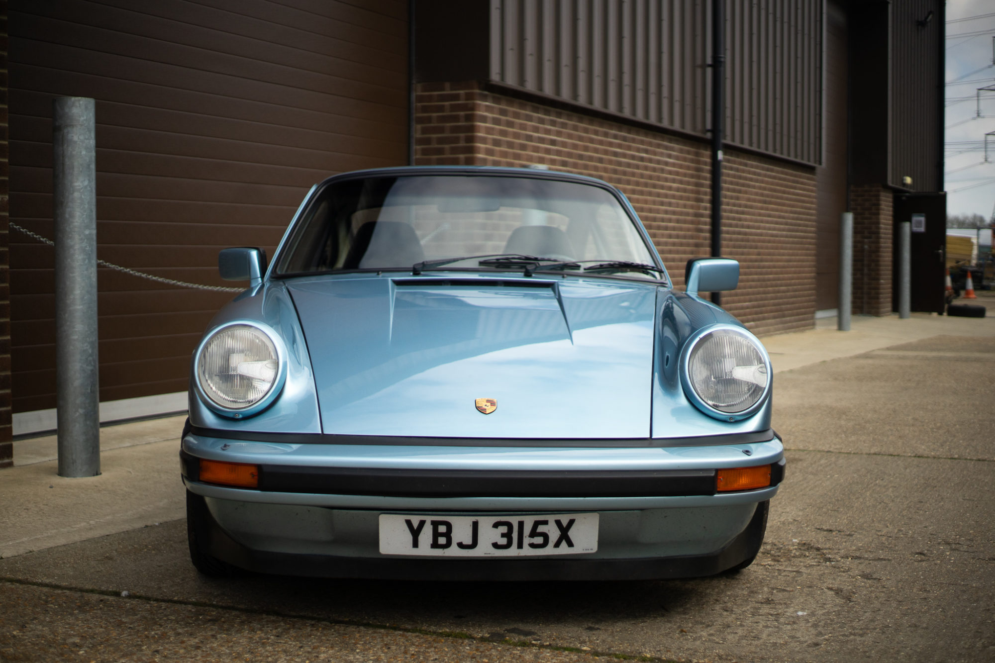 22032021 Porsche 911 back in for paint arrival 08 1