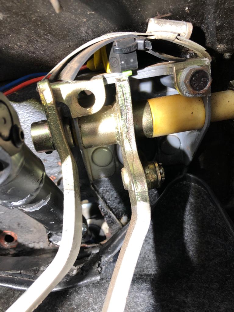 22032021 james Fiat 500 Abarth dangerous steering rack removal 8 1