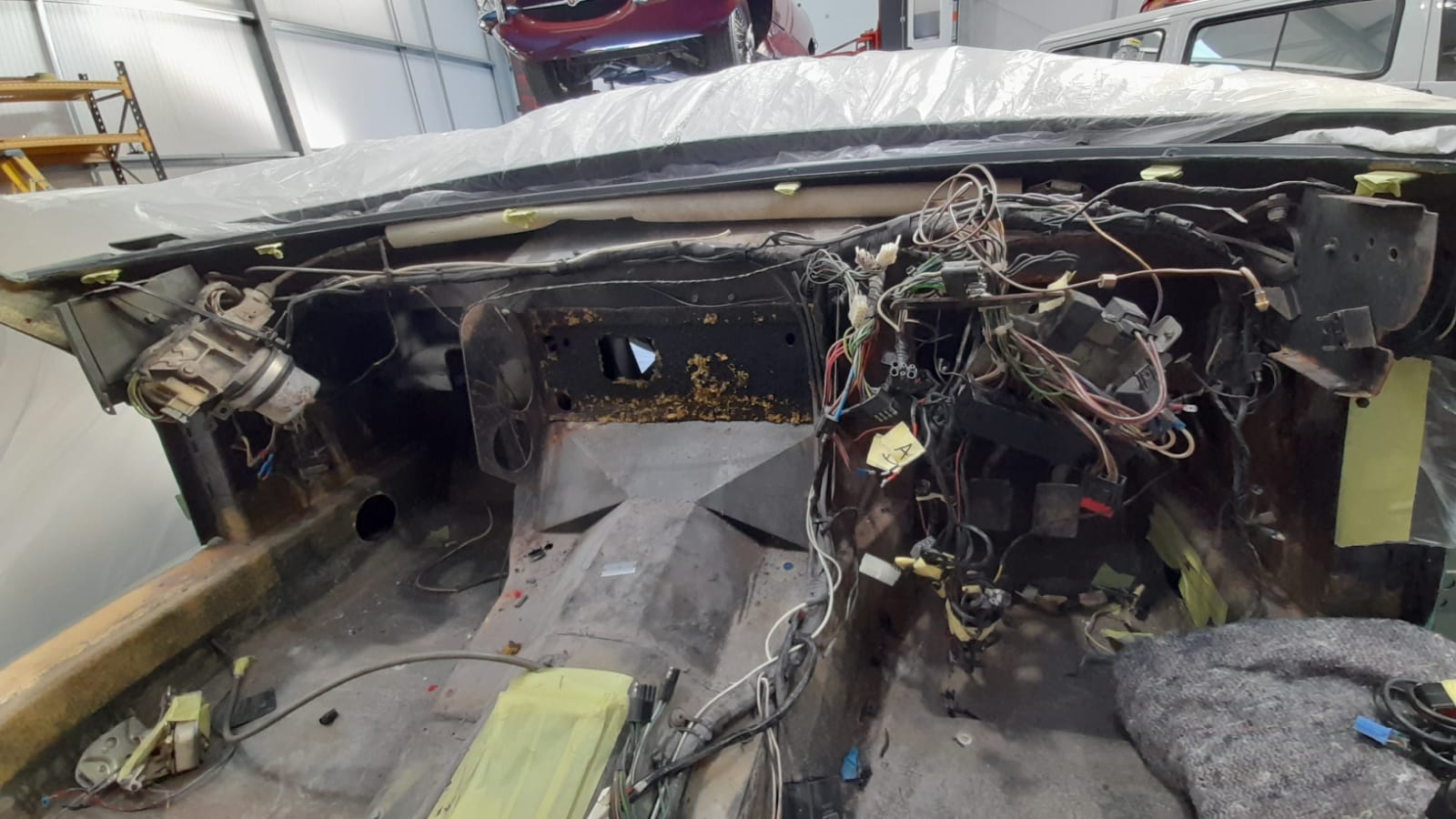 23032021 Ferarri Daytona heater removal 1 1
