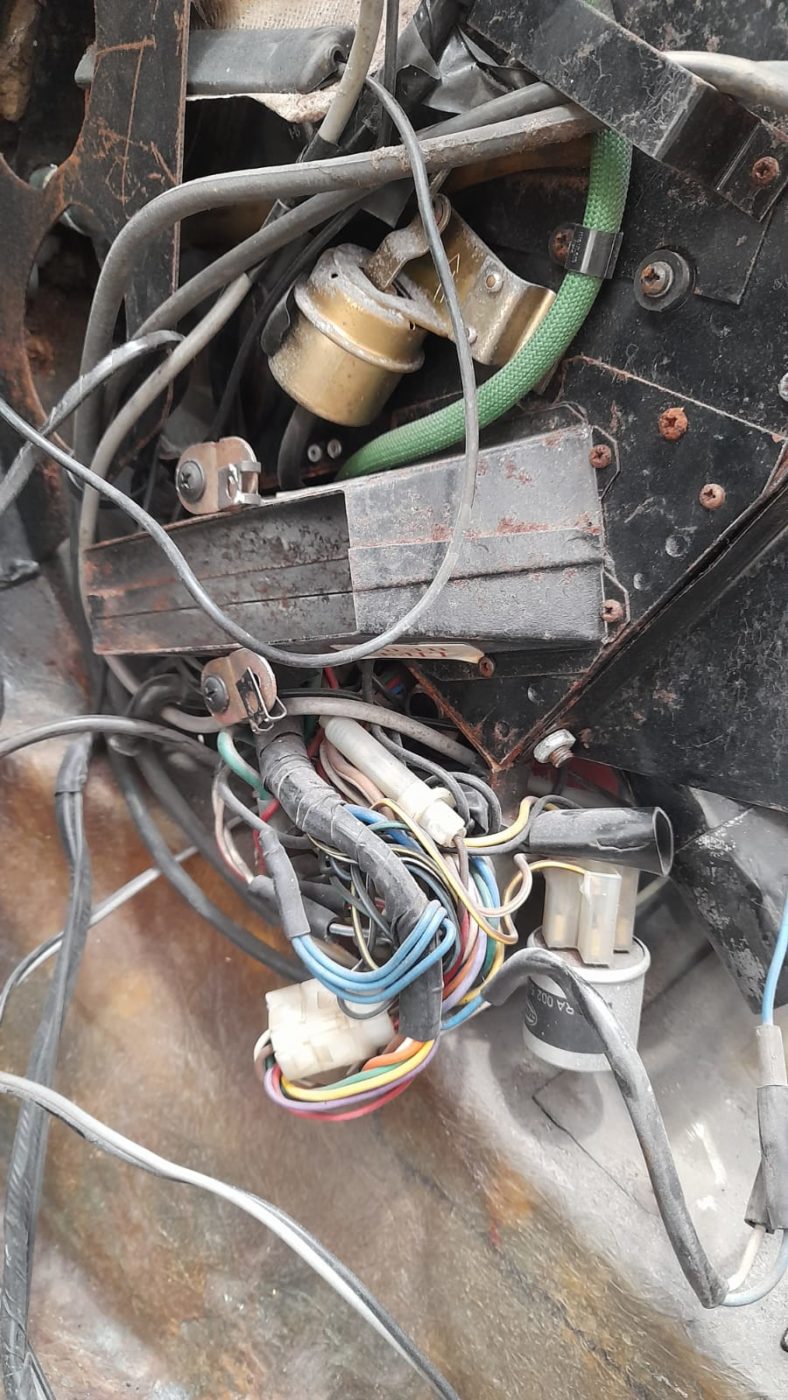 23032021 Ferarri Daytona heater removal 12 1
