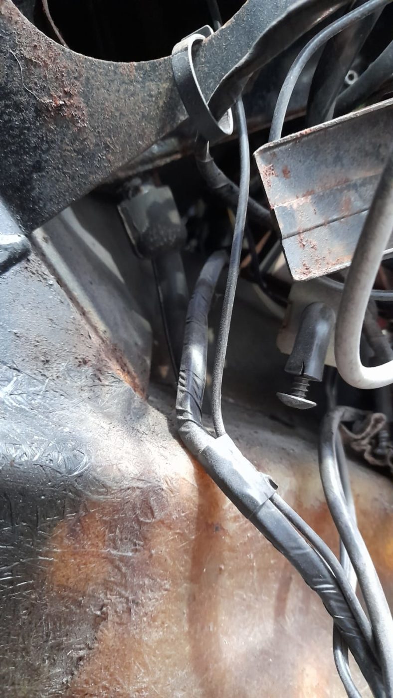 23032021 Ferarri Daytona heater removal 13 1