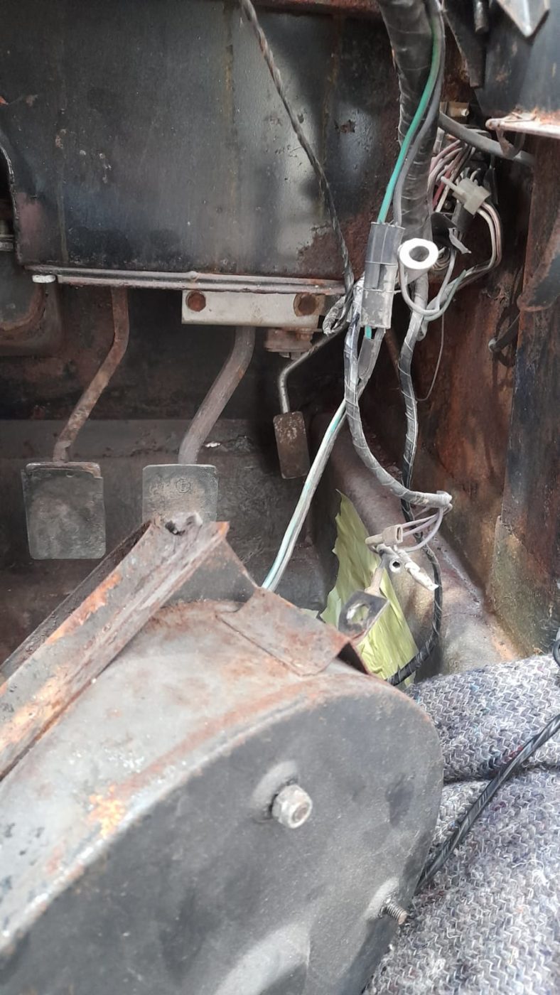 23032021 Ferarri Daytona heater removal 16 1