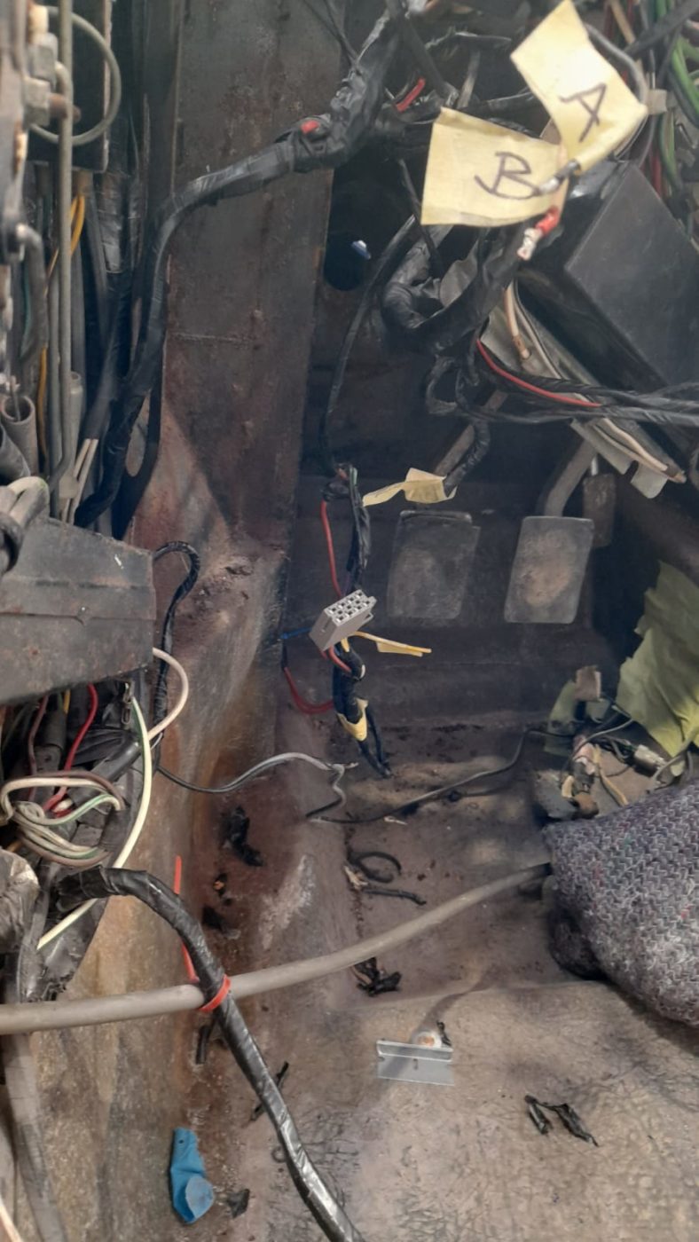 23032021 Ferarri Daytona heater removal 20 1