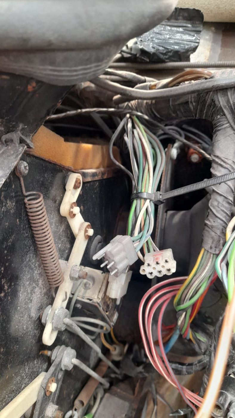 23032021 Ferarri Daytona heater removal 5 1