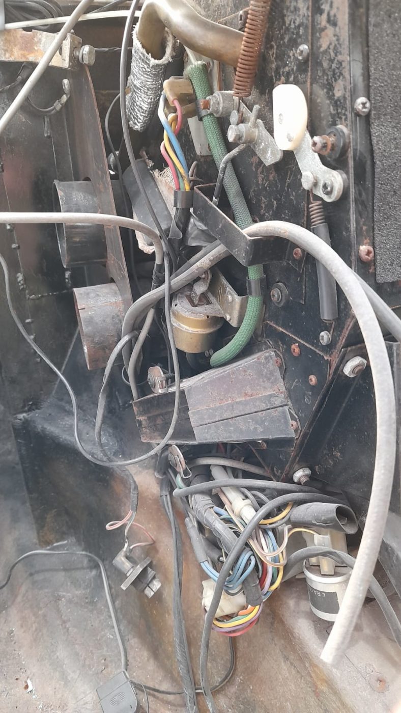 23032021 Ferarri Daytona heater removal 6 1