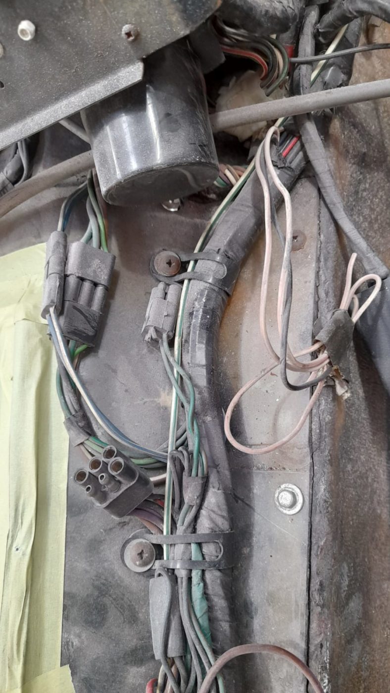 23032021 Ferarri Daytona heater removal 7 1