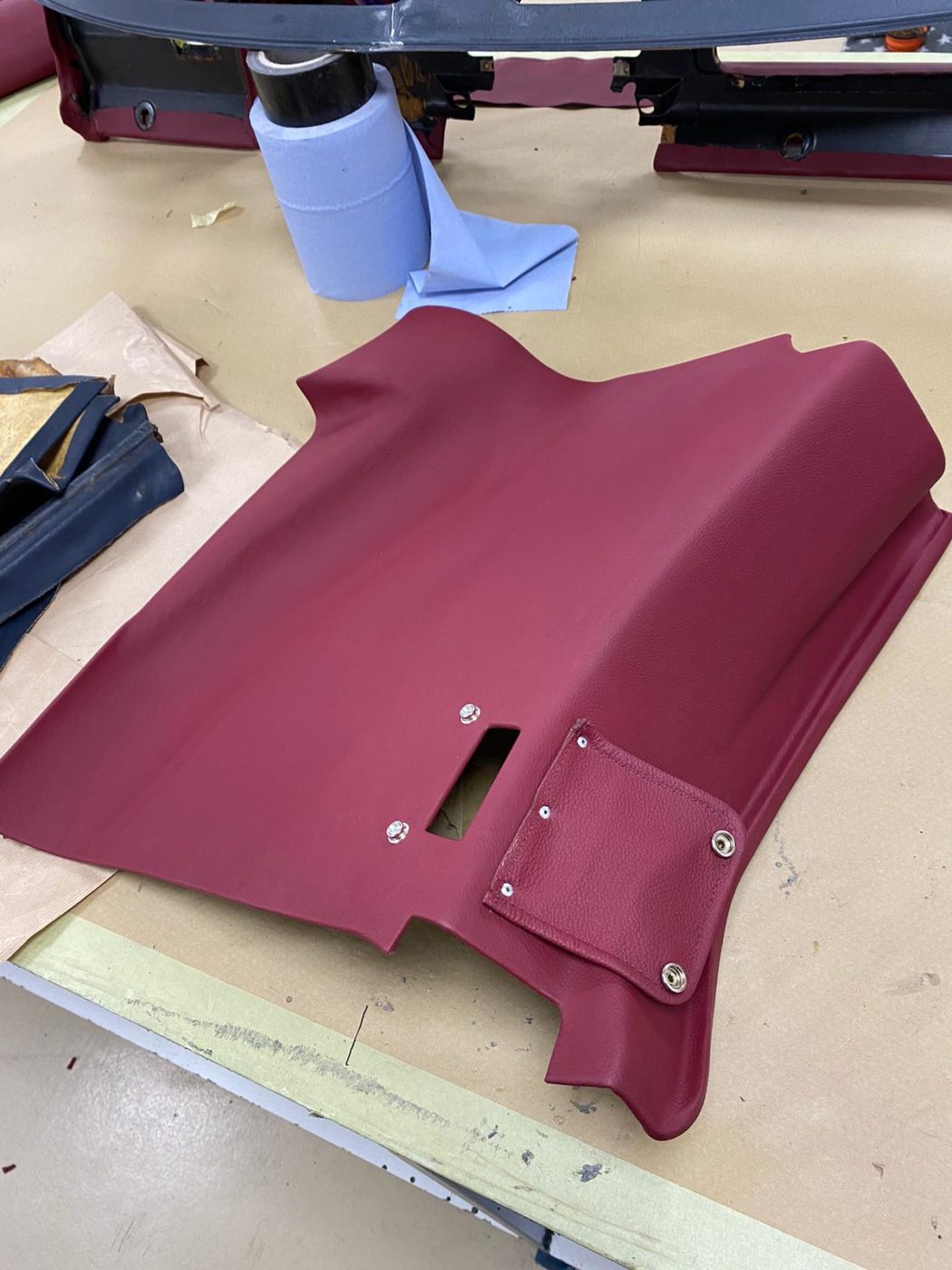 24032021 Merc 500slremoving old covers from rear quarter panels 13 1