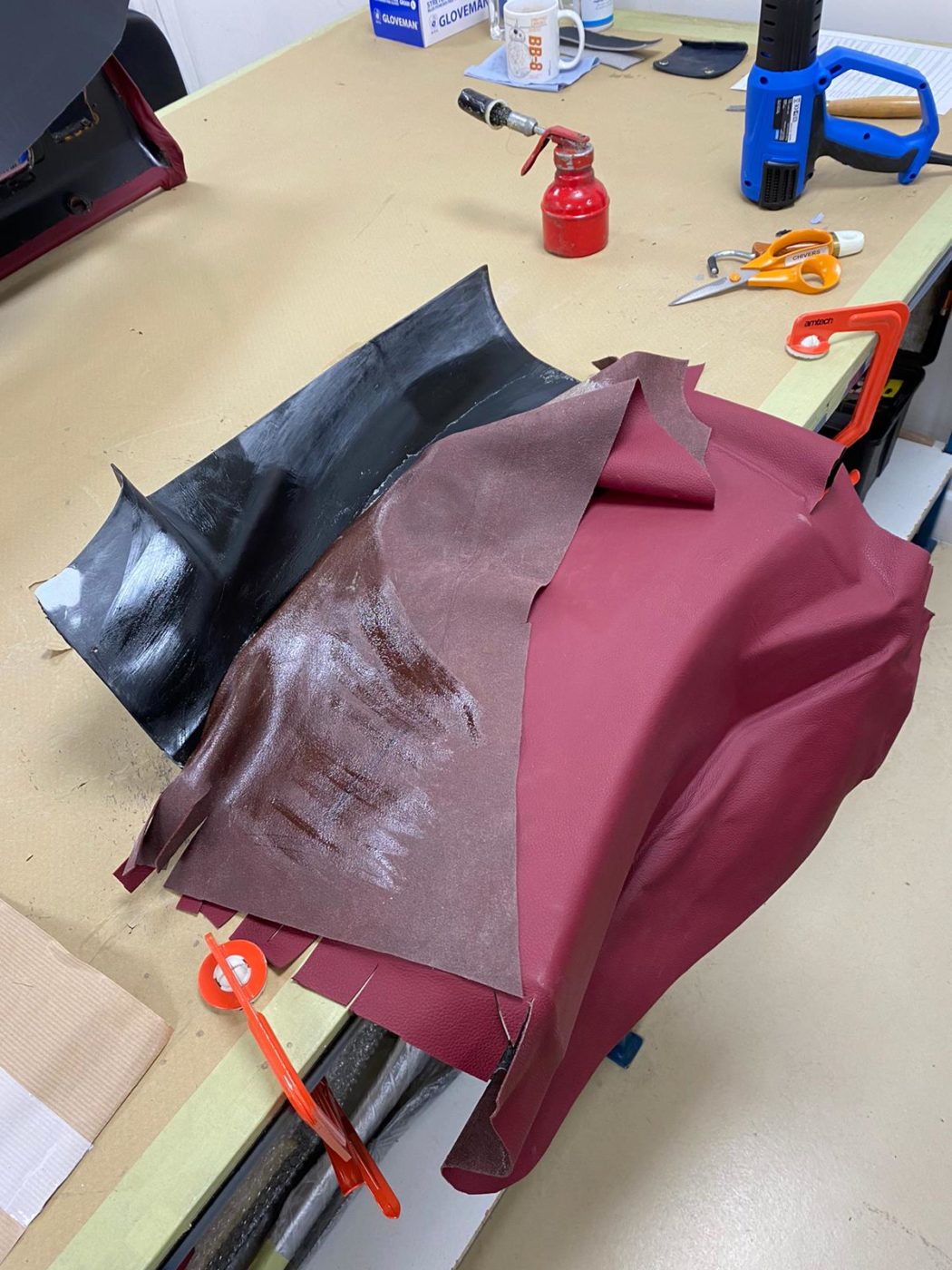 24032021 Merc 500slremoving old covers from rear quarter panels 9 1