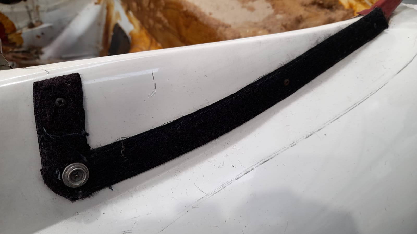 24032021 White Jag E Type Roadster removal of interior 34 1