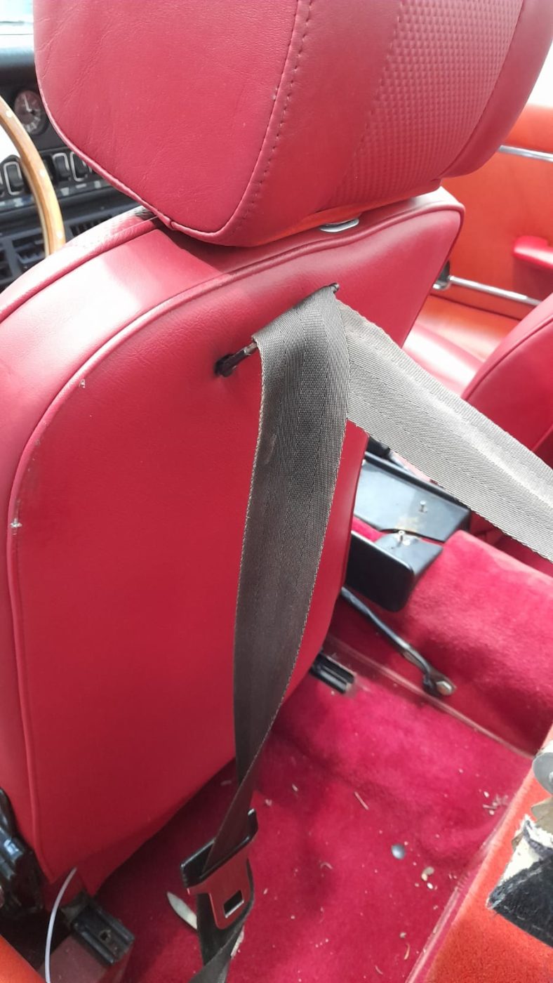 24032021 White Jag E Type Roadster removal of interior 7 1