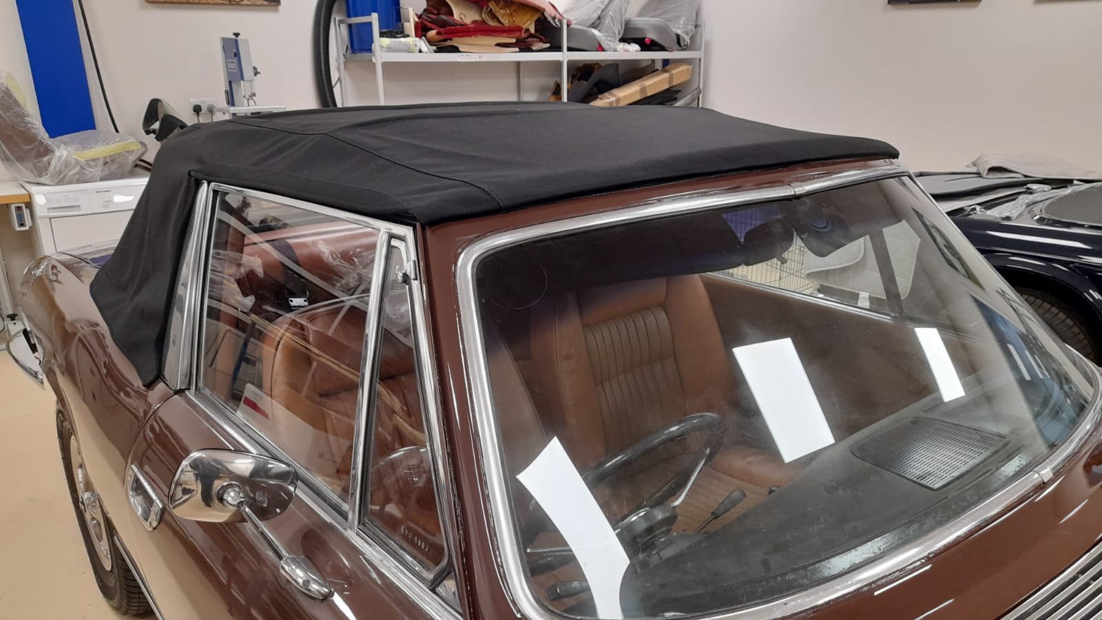 26 02 2021 Triumph Stag brown hood brian and lydia 22 1
